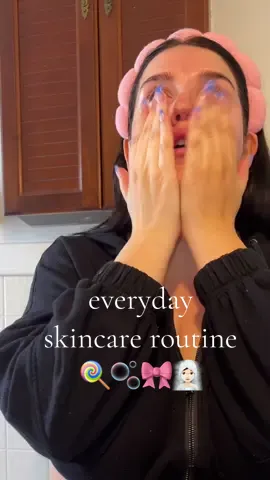 we love yummy glowy skin 🤭🍭🫧🩵🎀 #morningskincareroutine #skincareroutine #glowyskincare #hydratingskincare #easyskincareroutines  