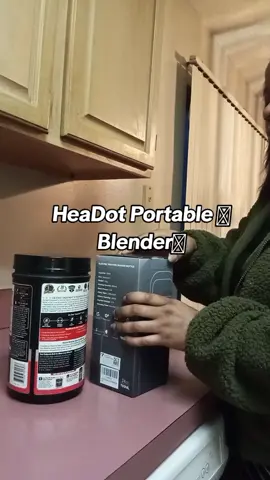 yeah this blender definitely gets the job done in such a short period of time, with just a tap of the finger.  #headot #blenderbottles #blenders #new2024 #tiktokshopblackfriday #tiktokshopmademebuyit  @Headot #honestreview #shakerbottle #proteinblenderbottle #personalblenders #electricproteinblender #smoothieblender  #aliciathearies 