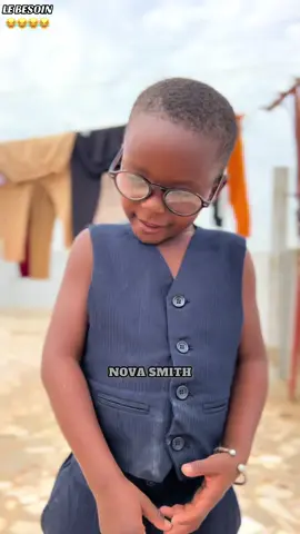 QUAND TON ENFANT A UN BESOIN VERS TOI😂😂😂😂#videoviral #rire #footbal #galsen221🇸🇳🇸🇳 #viralvideo #francecomedie🇫🇷🇫🇷 #viral 