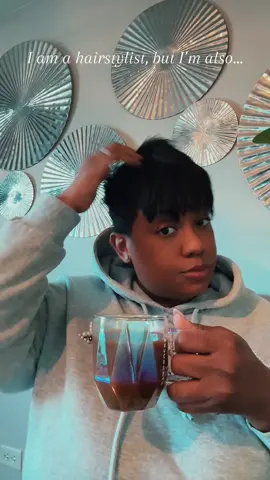 Who am I? Well I am Meg…and here’s a little bit about me! In no particular order of course… #chicagohairstylist #mattesonhairstylist #shorthairstylistchicago #silkpresschicagosuburbs 