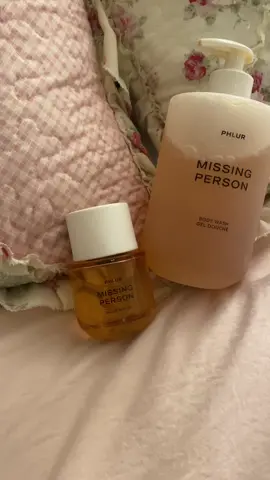 Fragrance of the night.💘 @Phlur Fragrances gifted me their Missing Person perfume and body wash. This fragrance is musky, fresh, it has floral notes, its clean, it’s comforting and so cozy! It’s familiar and nostalgic. Think about the feeling you get when you are hugging your comfort person, the person that feels like home. That is the vibe this fragrance gives me. Thank you so much Phlur for the wonderful gift!🥹🥰 #phlurmissingperson #phlurfragrance #fragrance #fragrancecollection #bodywash 