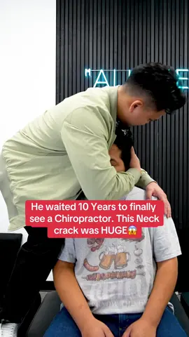 HUGE NECK CRACK😱😱 This chiropractor crack finally got him feeling good. Neck and back pain made life miserable. Watch as this chiropractic neck cracking heals him #chiropractor #neckcrack #chiropractic 