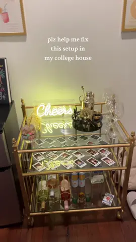 Im not sure if i like the set up I need recs on it #collegelife #collegelifestyle #tulaneuniversity #tulanegirl #tulane #Lifestyle #relateable #room #RoomTour #roomdecor #roomsetup #roomadvice 