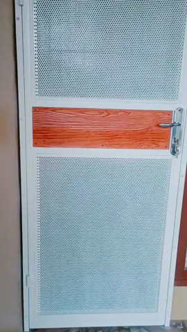 Pemasangan pintu kasa nyamuk motif plat perforated kombinasi woodplang Grc daerah suropati residence, Tambun Utara.  .  .  .  #pintukasanyamuk #pintubesi #pintuminimalis #videoviral #videotiktok #fyp #fypdongggggggg 