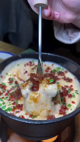Bacon jam fondue, pancetta steak #burger #cheese #crazyfood #fondue 