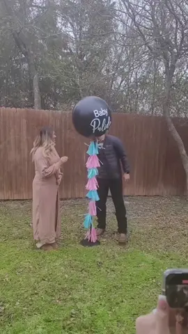 I wish I could go back and relive this moment one more time😭 #genderreveal #boyorgirl #parentstobe #genderrevealparty #fyp #corememory #pregnancy #babyontheway 