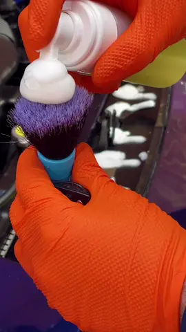 ASMR Engine Clean & Dress #asmr #foryoupage #viral #oddlysatisfying #satisfyingvideo #detailingcars #viraltiktok 