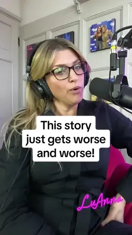 SO awkward 🤣😭 imagine going back for your next interview knowing everyone knows what you did 🤣🤣🤣 #luanna #luannathepodcast #awkwardmoments #awkwardstorytime #funnystorytime #interviewstories #badinterview #funnyinterview #jobinterview #jobinterviewgonewrong 