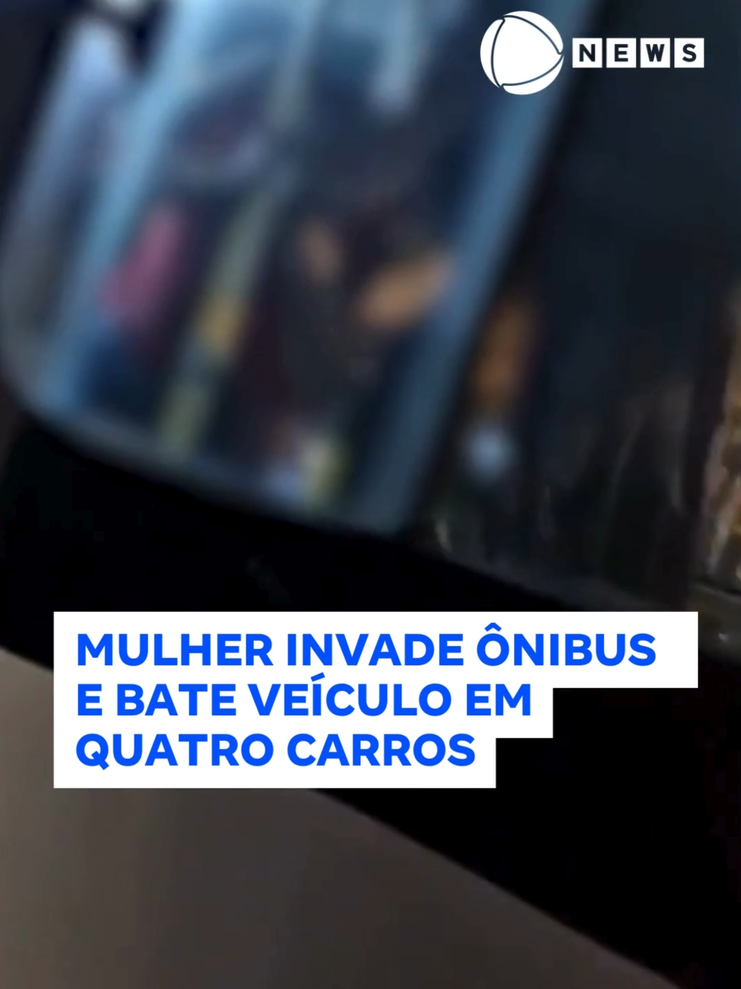 Uma mulher invadiu um ônibus e bateu o veículo, a Polícia Militar foi acionada e informou que o motorista responsável tinha estacionado o coletivo, e com a chave na ignição, desceu para entregar um relatório ao supervisor, ele deixou a porta aberta para o embarque dos passageiros e foi nesse momento que a mulher entrou. A suspeita acelerou o ônibus e bateu em pelo menos quatro carros que estavam estacionados na rua, isso foi em Guaianazes, zona leste de São Paulo. A SPTrans afirmou que 