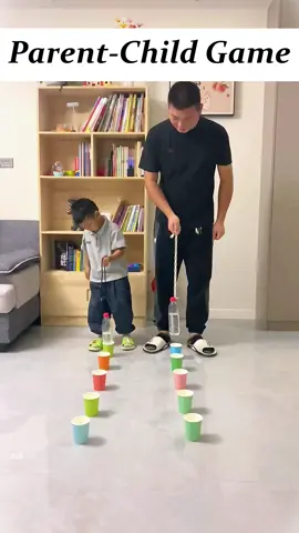 Parent-child game#familytime #parentinggame #kidsactivities #familybonding #playtime #quilitytime #parenttips #creativeplay #funwithchildren #fyp #foryourpage 