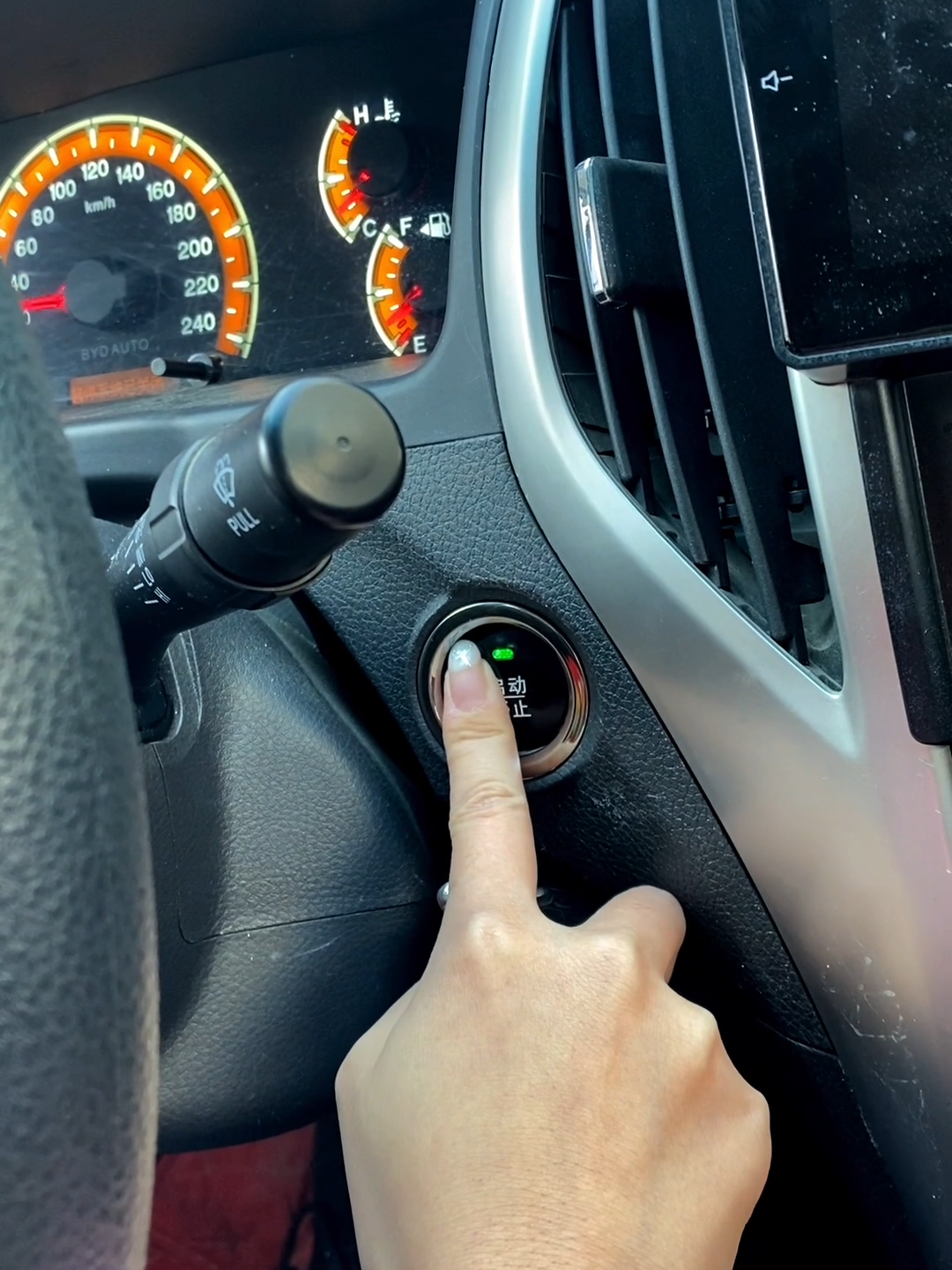 Start a manual transmission car in super simple 5 steps#car #driving #tips #manual  #carsoft #skills #driver #cardriving