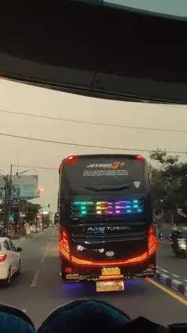 #fypシ #fyp #viral #foryou #CapCut #bus #busmaniacommunity 