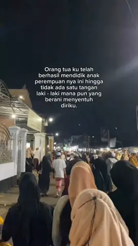 jadilah wanita mahal yang terkenal di langit karena suka dan cinta dengan shalawat...  dan di kenal banyak nya malaikat, bukan terkenal karena ramahnya sifat mu kepada yg bukan mahram !!!  #tulisanseseorang #fyp #fypage #bismillah 