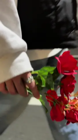 幸せの花束を渡すのは僕じゃなきゃ💐#彼女目線 #彼氏感 #fyp #fypシ #fypシ゚viral 
