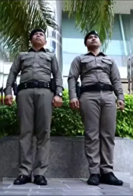 Di negara Thailand, ada peraturan yang mengharuskan polisi untuk menjaga berat badan mereka agar tidak memiliki perut buncit. Temukan lebih lanjut tentang kebijakan ini dan akibatnya bagi anggota kepolisian di Thailand. #thailand #polisi #dilarang #perutbuncit #kepolisian #larangan #fyp #fypシ #fypシ゚viral #foryou #foryoupage #foryourpage #beranda #tiktok #xyzbca #xyzcba #peraturan 