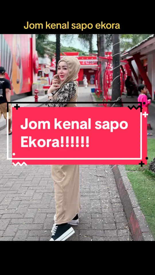 Ekora paling comel skali atah muko bumi,gaji 200k sbulan,mkn nasi telur kicap jah,tidok kato sollek ehh…,hobi melancong,shopping,kumpul brg mas,sipe pitih tokol2….ada yg sudi????