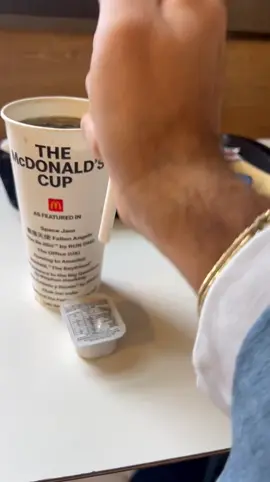McDonald’s straw in sauce prank 😂 חובה לראות עד הסוף  לכבוד 40 שנה למקנאגטס- מקדונלד׳ס יצאו עם שלושה רטבים  היסטריים!!! חובהההההה לטעום את החרדל דבש😄  פרס!ם ממ!מ/ בשית!ף   @מקדונלד׳ס ישראל 