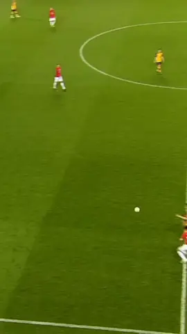 The sound of the ball hitting the crossbar 🤤 #ucl #viralvideo #real #football 