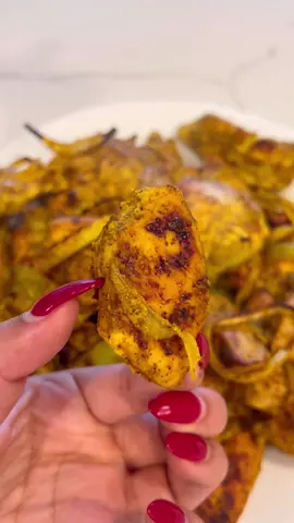 Turmeric Chicke with Onions! Full recipe in bio #foryou #fyp #zyxcba #turmeric #turmericchicken #chickenbreast #chickendish #chickenwithturmeric #chickenbreastdish #middleeastern #chickenrecipe #DinnerIdeas #easychickenrecipe #bakedchicken #quickchickenrecipe #bestchickenrecipe #healthychickenrecipe #mealprepideas #ottawa #foodtiktok 