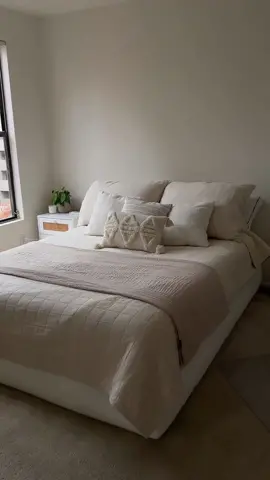 New year, new boucle room refresh ✨   #bedinspo #cloudbed #bedroominspo #beddecor #cleanaesthetic #cozybed #whitebed #dreambed 