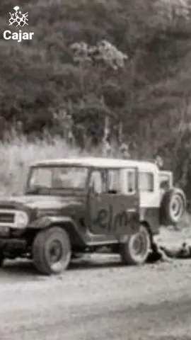 #EnLaMemoria 🌷 Hoy se conmemoran 35 años de la masacre de La Rochela, en la que una comisión judicial fue atacada en esa vereda del municipio de Simacota, Santander, por un comando paramilitar denominado “Los Masetos”, quienes, con el apoyo del Ejército Nacional, secuestraron y asesinaron a 12 jueces e investigadores y dejaron gravemente heridos a otros tres funcionarios.
