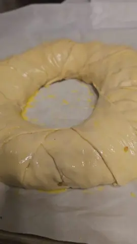 Tried it again Crawfish & Boudin King Cake. This time with a cream cheese and crawfish mixture! #tiktokmademedoit #Foodie #lousianarealtor #mardigras #shreveportlouisiana #KingCake #louisianafoodculture #cajun 