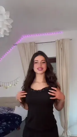 wowowowowww 🇹🇷 >>> not my video - credits: @Eddie #latinas #latinasbelike #balkan #balkangirls #arabicgirls #arabgirls #turkishgirls🇹🇷 #girls 