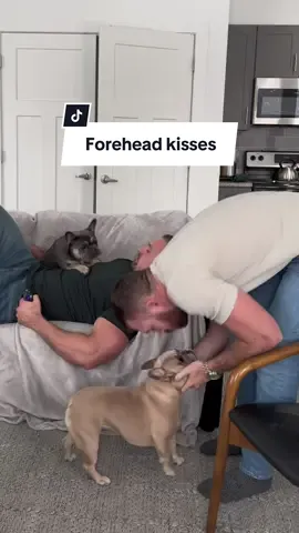 Always find ways to show you care, even if it’s small things like forehead kisses 🐶🙂❤️