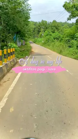 Kegiatan harian tapi bukan setiap hari😆#adayinmylife #dailyvlog #kalimantanpride🔥 #barabaibungaskalsel #perjalananku #irt #fypシ #maulida #dailyvlogmaulida #CapCut 