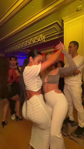 Dance... #bachatachallenge #pasion #colombia🇨🇴 #santiagodechile #france🇫🇷 #salsaromantica #bachatadance #capcut_edit #brooklyn #chicago #amoreitaly🇮🇹 #💃 #todaformadeamor❤️🧡💛💚💙💜 #slowdance #tangoargentino #waltz #lesbian #🏳️‍⚧️🏳️‍⚧️🏳️‍⚧️🏳️‍⚧️🏳️‍⚧️🏳️‍⚧️ #🇨🇴🇬🇧🇩🇪🇨🇵🇰🇼🇺🇲❤️✈️ #🇦🇷🇦🇷🇦🇷🇧🇩🇧🇩🇧🇩🥰🥰🥰🇦🇷🇦🇷 #🇺🇾🇺🇾🇺🇾🇺🇾🇺🇾🇺🇾 #🇵🇹🇺🇸🇹🇩🇳🇿 #lipdance #tiktokdance #fyp #foryourpage #republicadominicana🇩🇴 #bachatarepublicadominicana🇩🇴 #jazz #🇨🇦🇨🇦 #🇺🇲🇺🇲🇺🇲🇬🇧🇩🇪 #🌈🌈🌈 #2024 #fashion 
