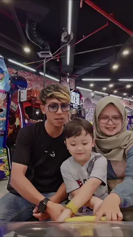 #CapCut  selalu bersyukur atas yang ku punya saat ni#music #musically #galaubrutal #fyp #keluargasehatindonesiakuat  #anakrantau 