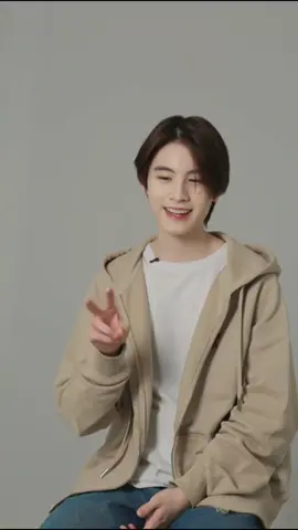 เอเอเก่งมากลูก แหม่มเเม๊เชื่อในตัวเอเอตั้งแต่วันแรกว่าหนูต้องได้เดบิวต์ และก็ยังเชื่อใจเอเอจนถึงทุกวันนี้ลูก #aaashirakorn #busbecauseofyouishine 
