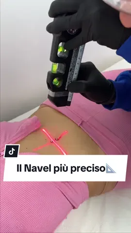 Test della livellina per il navel più preciso d’Italia📐🤙🏻 • 🎥: @Piero | Social Media Manager  • #macedoniapiercing #piercerpreciso #piercing #italianpiercer #navel 