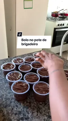 Voltamos de férias!🥹🤎 #confeitaria #brigadeiro #bolo #bolonopote 