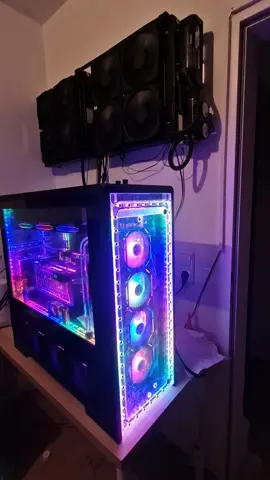 #pc #distroplate #custom #pcgaming #pcgamer #WhatToPlay #custompc #tiktok #tech #techtok #gaming #games #acrylic #case #gehäuse #lianli #made #rgb #led #night #GamingSetup #gamingroom 