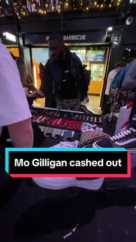 @Mo Gilligan cashed out🔥 Always a pleasure🤞🏼 #convertedkicks #upcycle #designer #crepecity #mogilligan #comedy 