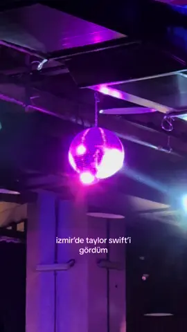 bir disko topu olduğumu bilmeni istiyorum #mirrorballtaylorswift 