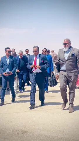 Soo dhowoow Ra’iisal Wasaarihii hore #SaacidShirdoon  oo u yimi #Caleemasaarka #madaxweynedeni #puntland🇸🇱 #somalia🇸🇴 #fypシ゚viral #daraawiish🐎🇸🇴 #2024 