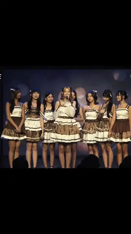 Hari dimana Gen-7 full tim, walaupun acara graduate Chika 🥲tetep komedinya gak ketinggalan 🤣#freyajkt48 #fjkt48 #zeejkt48 #jessijkt48 #ollajkt48 #christyjkt48 #muthejkt48 #elijkt48 #graduationchikajkt48 #carameminumramunejkt48 #jkt48newera 