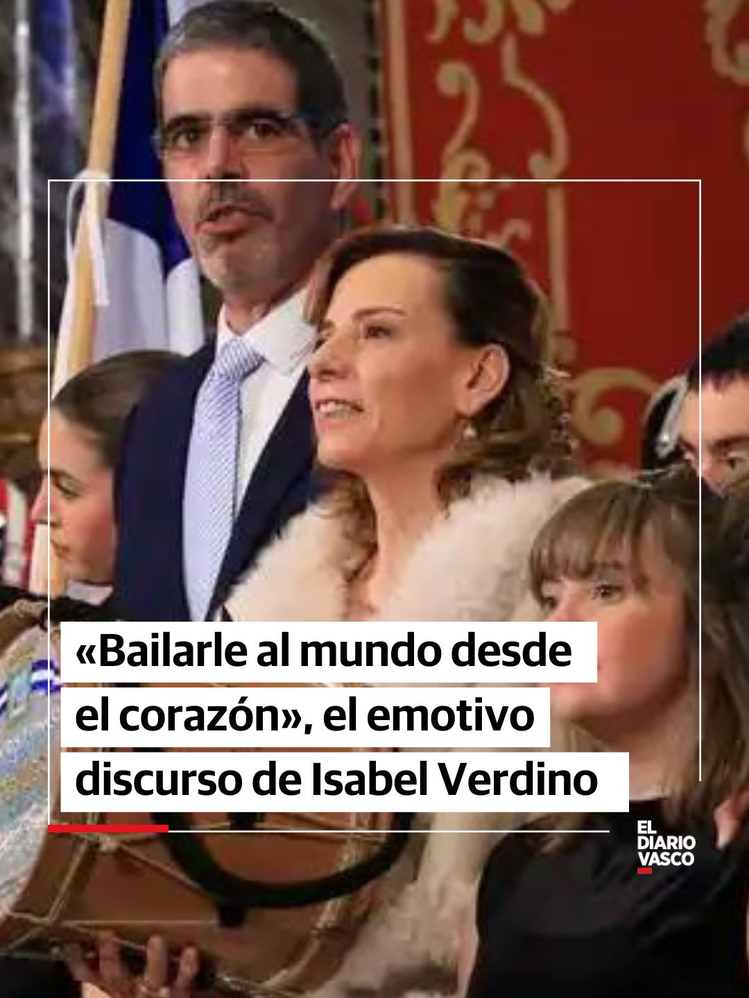 Isabel Verdini ha recibido este sábado el Tambor de Oro en una emotiva ceremonia que se ha celebrado en el Salón de Plenos del Ayuntamiento de San Sebastián a las 12.30 horas. Ha sido el alcalde donostiarra, Eneko Goia, quien ha entregado el galardón a Verdini, que ha estado rodeada de su familia y de sus bailarines, de amigos y de otros profesores que han coincidido en su trayectoria.⁣ ⁣ Verdini ha sido premiada por su extraordinaria labor en la creación e impulso de la compañía de danza Isabel Verdini Dantza Taldea como palanca para la inclusión de personas con síndrome de Down. La bailarina Aizpea Múgica ha realizado una glosa de figura justo antes de que Goia le haya entregada el Tambor de Oro, una pieza artesanal que como cada año ha realizado el artista Iñigo Arístegui.⁣ ⁣ «Todas nuestras coreografías surgen de la necesidad de contagiar a la sociedad nuestra ilusión y bailarle al mundo desde el corazón. Sigamos dando pasos por una Donostia inclusiva»⁣, ha defendido Verdini en su emotivo discurso. #verdini #verdinidantzataldea #isabelverdini #diversidad