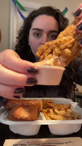 raising canes & @OLIPOP #olipoppartner 🫶 #eatwithme #mukbang #mukbangeatingshow #eatingasmr #foodasmr #mukbangasmr #asmreating #eatingshow #eatingshowasmr #eatingsounds #crunchy#mukbangs #mukbangvideo #eatingsounds  #crunch #crunchyasmr #crunchsounds #crunchysounds #crunchymukbang #raisingcanes #canes #raisingcanesmukbang #canesmukbang #canessauce #caneschicken 