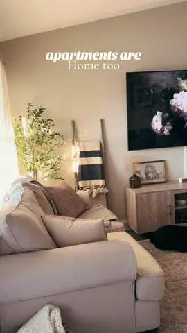 apartments can feel like home too 🫶🏼 #livingroominspo #apartmenttour #apartmentlivingroom #apartmentdecor 