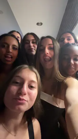 Hi girls😉