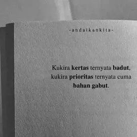 siapa ni yg jdi badut?#storywa #sad#sadstory #sad #katakata #katakatasad #berandatiktok #foryou #fypシ