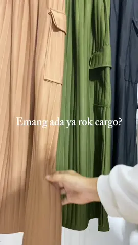 paket lengkap! Ini sih mau dijadiin inner pun jadii🤤 #rokcargo #cargo #rokpanjang 