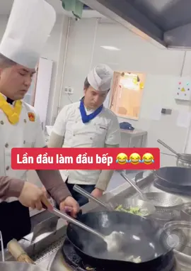 Lần đầu làm đầu bếp kiểu 😂😂#funny #funnyvideos #laugh #usa #viral #xuhuong #haihuoc #foryou #fyp #fypシ #funnyvideo 