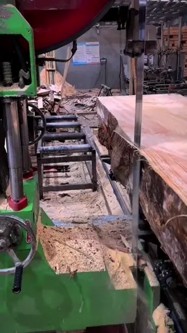 Great wood sawing machine