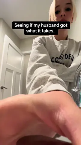 His face says it all🤣 #tampon #tamponprank #foryourpage #fyp #period #viralvideo #viral #husbandwife #reaction #testingmyhusband #didhepass #new #newtrend 