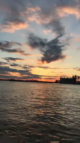 #bluecollar #oilfieldtrash #oilfield #mate #tankermen #merchantmarine #boattrash #boats #boat #towboat #towboat #towboater #towboatin #towboating #towboatertictok 