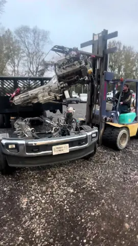 Ford 6.7 PowerStroke Complete Engine? #ford #powerstroke #f250 #f350 #fordtrucks #mechanic #fordtech #fordmechanic #flyingwrenches